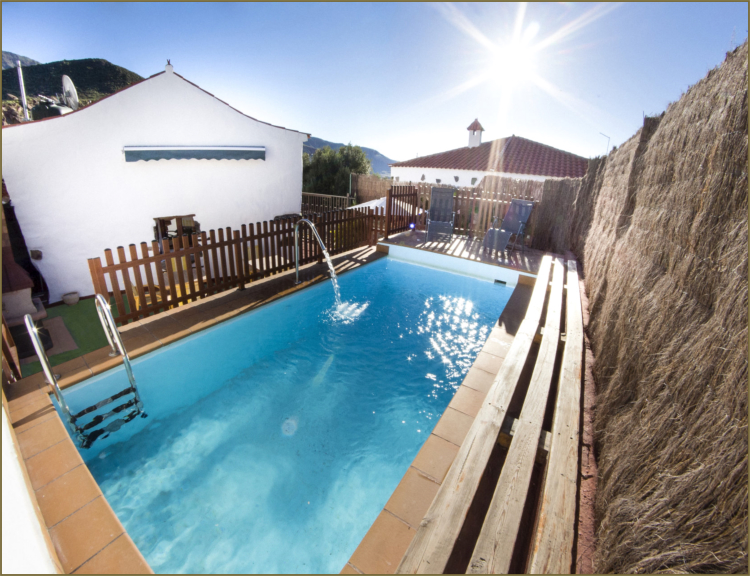 Vivienda 1 – Piscina privada con vistas a las montañas