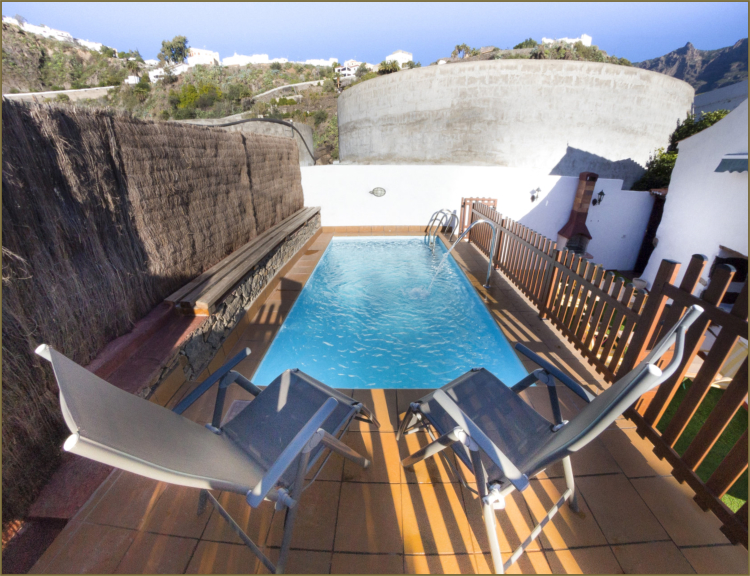 Vivienda 1 – Solárium junto a la piscina