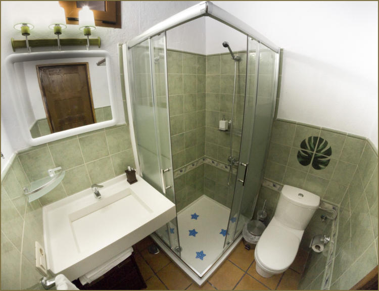 Vivienda 2 – Baño con ducha