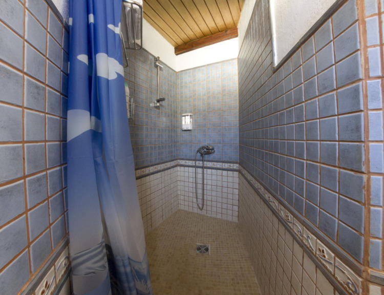 Vivienda 3 – Baño con ducha